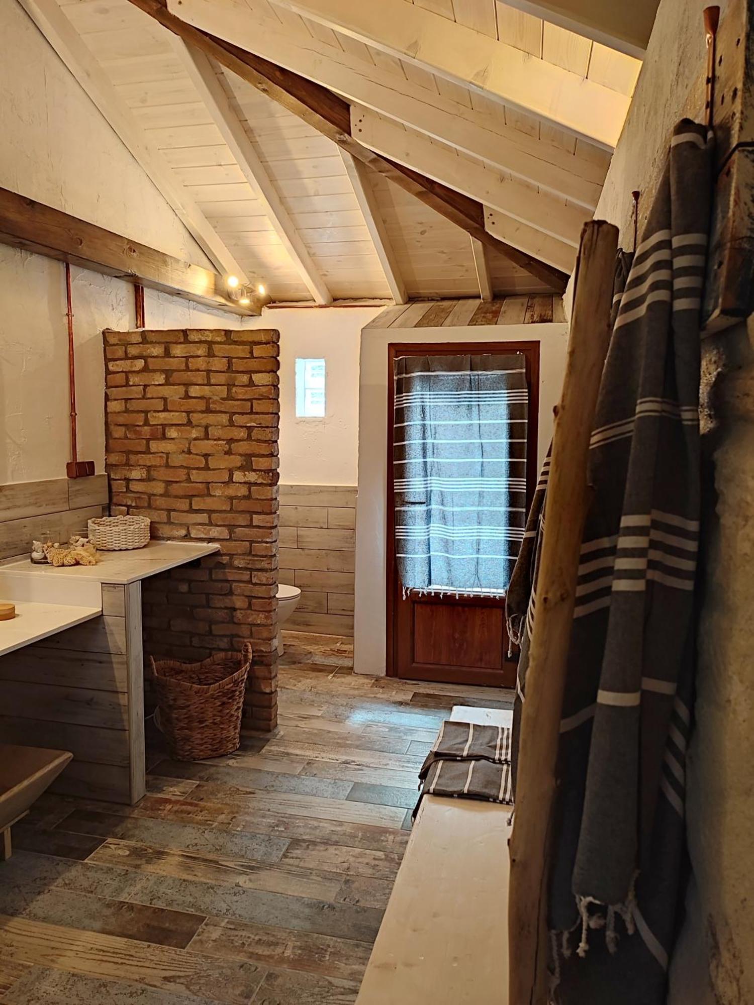 Habezeiko - The Vintage House Villa Afytos Ngoại thất bức ảnh